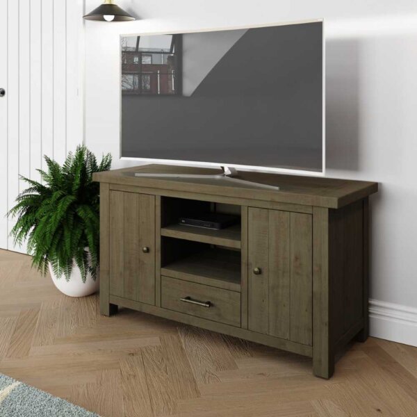 Cotswold-TV-Unit-Lifestyle