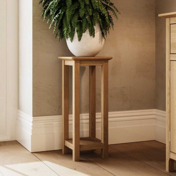 Oxford-Oak-Side-Table-Oak-Lead-Image-Lifestyle