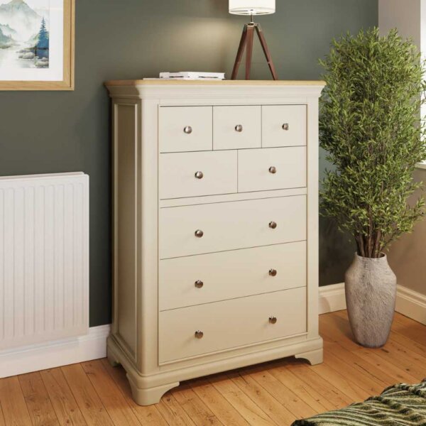 Serenity-8-Drawer-Chest-Putty-Lead-Image-Lifestyle