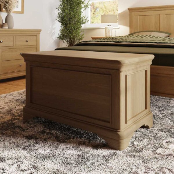 Serenity-Blanket-Box-Oak-Lead-Image-Lifestyle